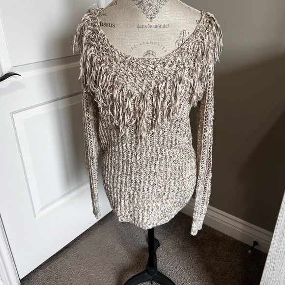 Cute sweater from buckle!! - Picture 1 of 9